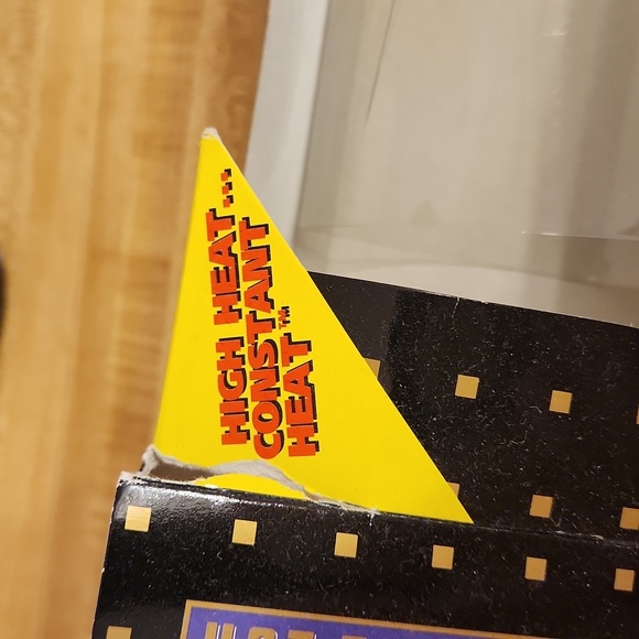 CONAIR Black and Gold Hair Straightener - Picture 6 of 8